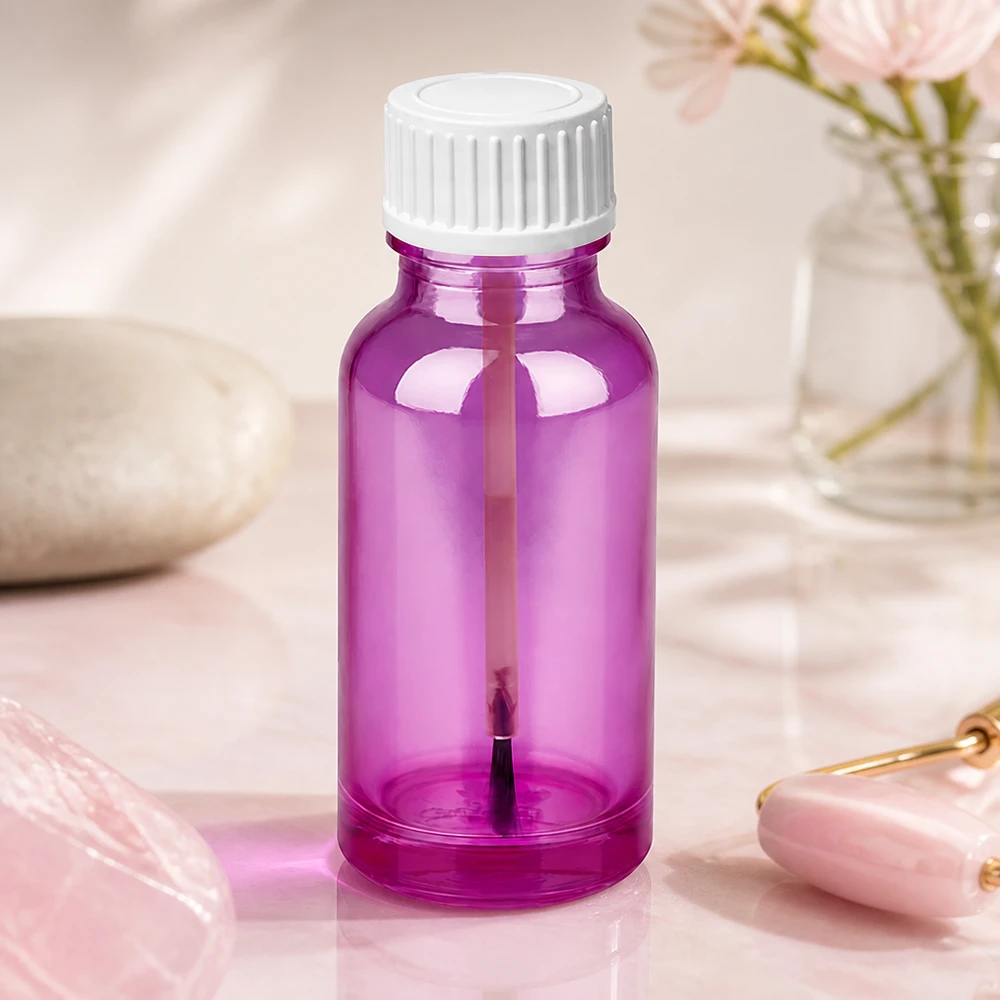 Frasco compacto de 20 ml com tampa de rosca branca para uma dosagem exacta de verniz para unhas