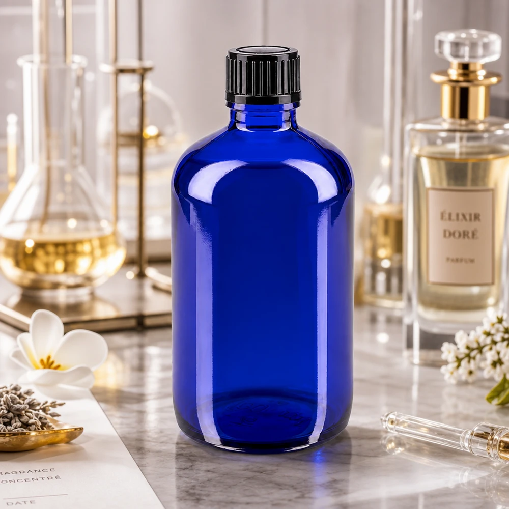 Frasco de farmácia azul 100ml tampa de rosca preta standard Frasco de vidro azul de 100 ml com tampa de rosca preta no laboratório de perfumes com frasco de Erlenmeyer