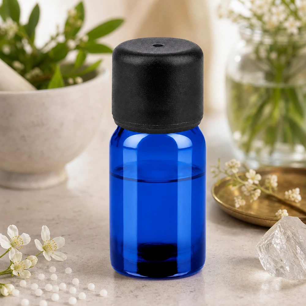 Frasco de boticário de 5 ml de alta qualidade em vidro azul com tampa preta normalizada para essências