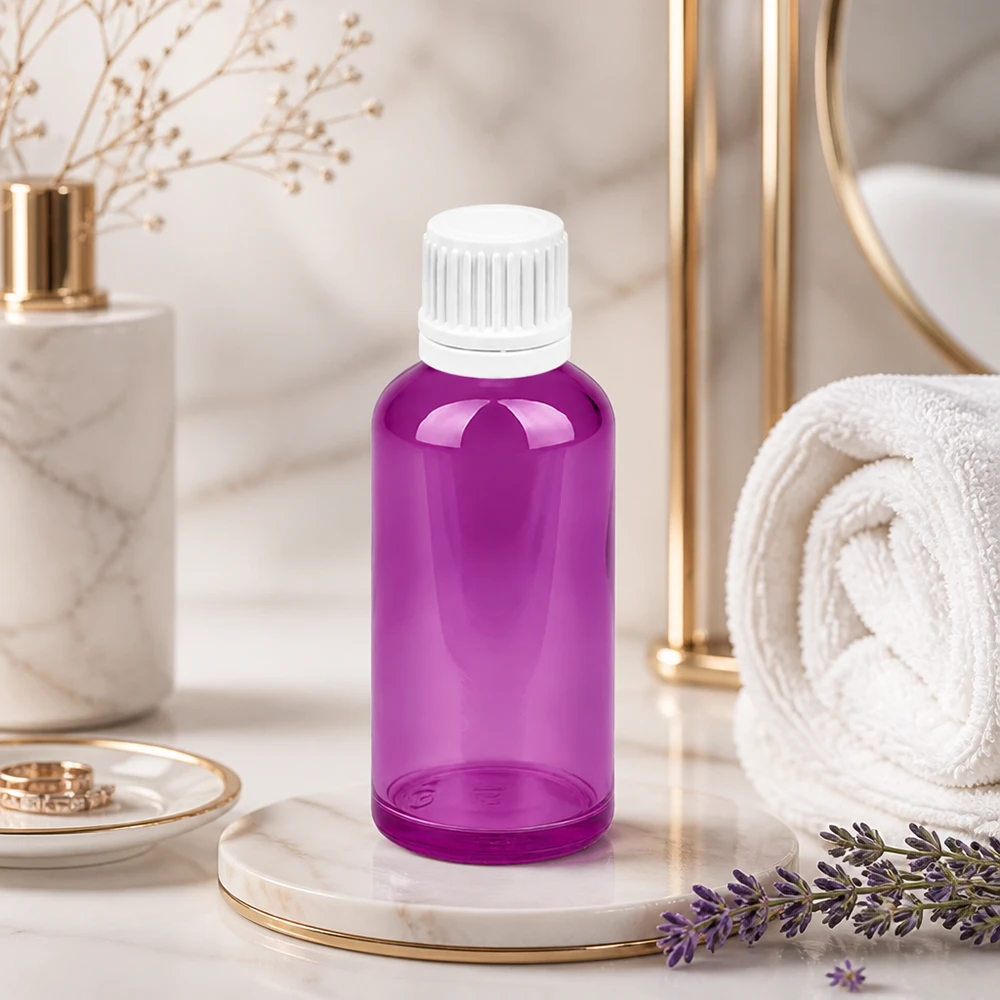 Frasco conta-gotas elegante de 50 ml com design roxo e tampa branca para uma apresentação elegante do produto