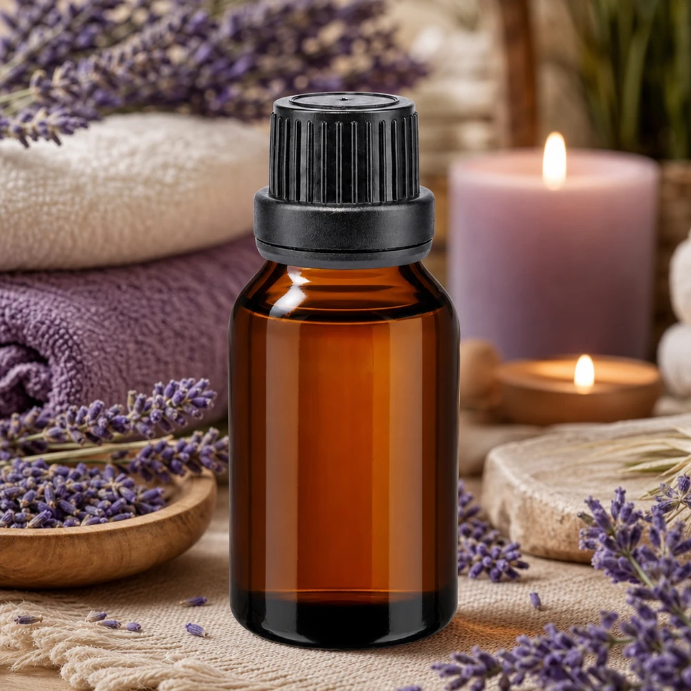 Pequeno frasco de vidro castanho de 15 ml com tampa conta-gotas para aromaterapia e óleo de lavanda