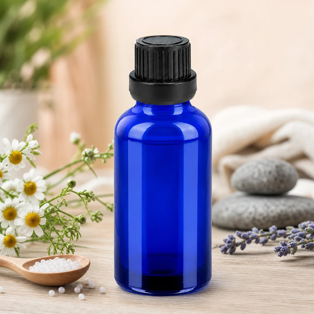 Frasco de vidro compacto de 30 ml em azul brilhante com tampa de conta-gotas precisa para dosear