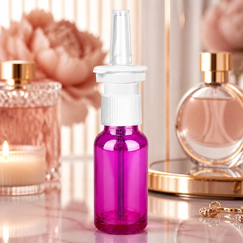 Frasco de spray nasal de 20 ml com cabeça de spray de bomba branca em roxo para cuidados nasais higiénicos