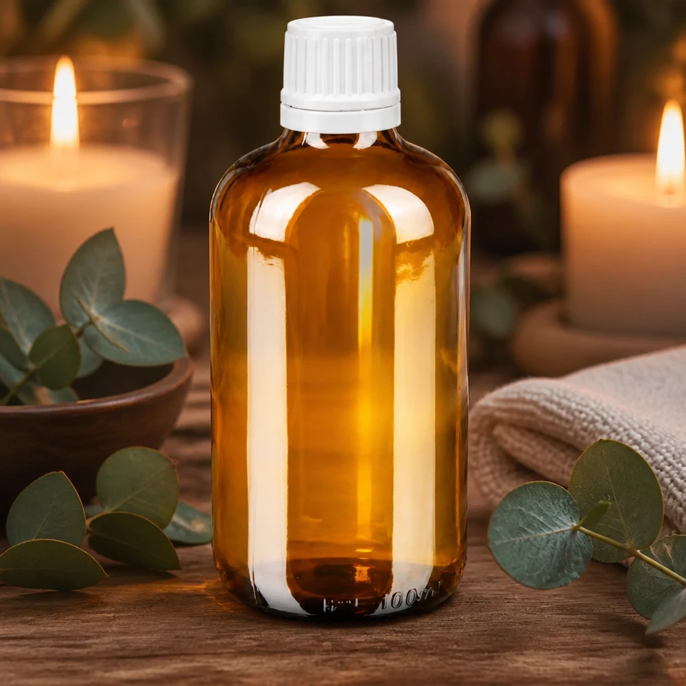 Frasco conta-gotas de vidro castanho de 100 ml com tampa original branca com segurança para crianças, sobre uma mesa de madeira