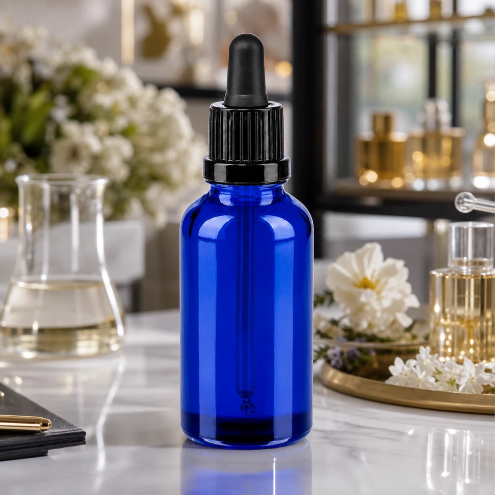 Prático frasco de pipeta BlueLine de 30 ml com proteção UV graças ao vidro azul escuro