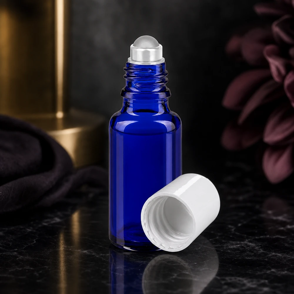 Frasco de farmácia azul 20ml tampa roll-on branca Frasco azul de 20 ml com aplicador roll-on e tampa de rosca branca, em vidro farmacêutico de alta qualidade, com abertura lateral