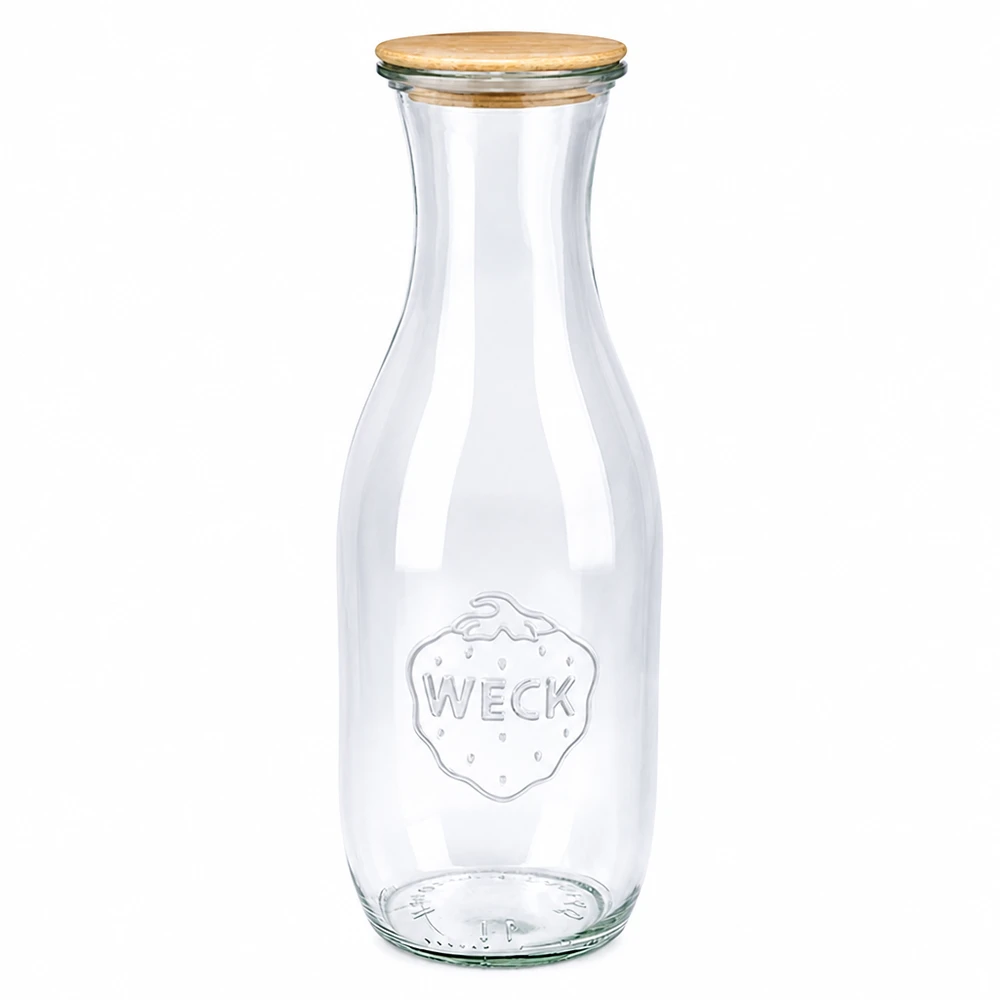 Garrafa de sumo de 1062 ml WECK RR60 com tampa de madeira Garrafa de sumo WECK 1062ml de vidro com tampa de madeira RR60 transparente vazia sobre fundo branco